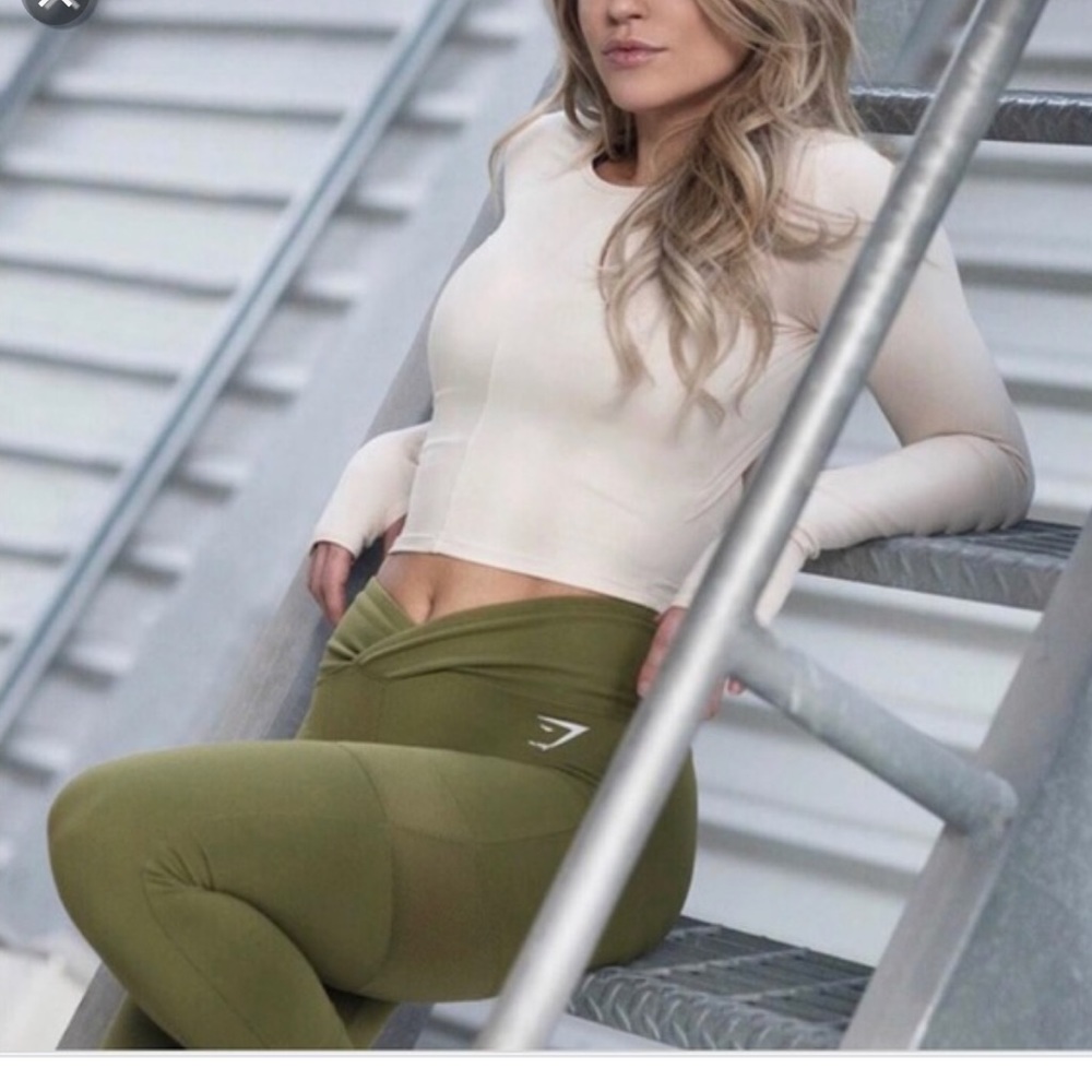 ISO gymshark Nikki black olive leggings
